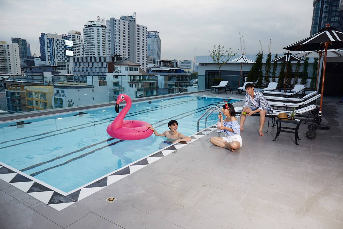 Rooftop swimming pool at Vince Hotel Bangkok Pratunam